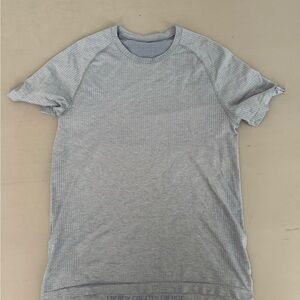 Lululemon Metal Vent Tech 2.0 Shirt size Medium